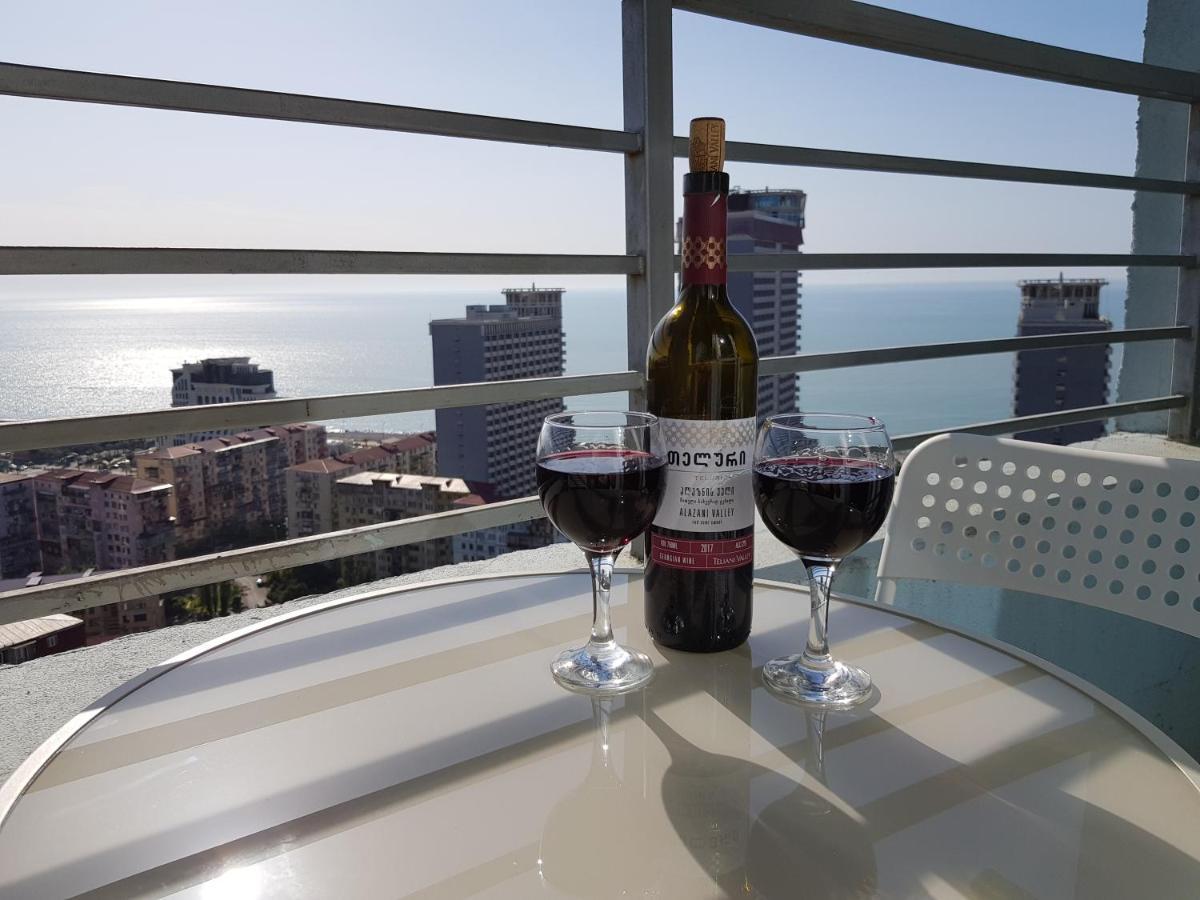Breeze Batumi Apartment ภายนอก รูปภาพ