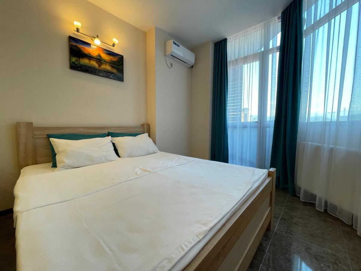 Breeze Batumi Apartment ภายนอก รูปภาพ