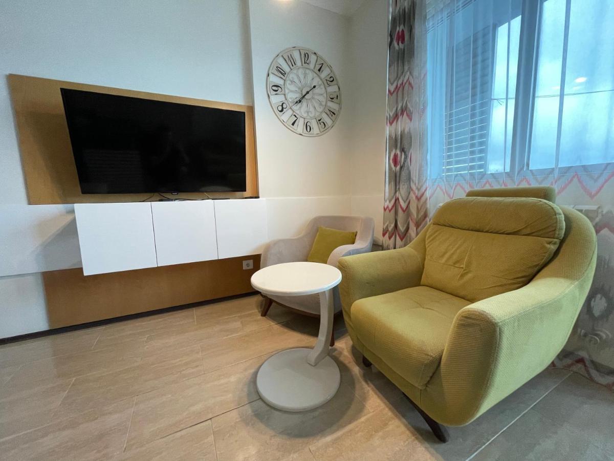 Breeze Batumi Apartment ภายนอก รูปภาพ